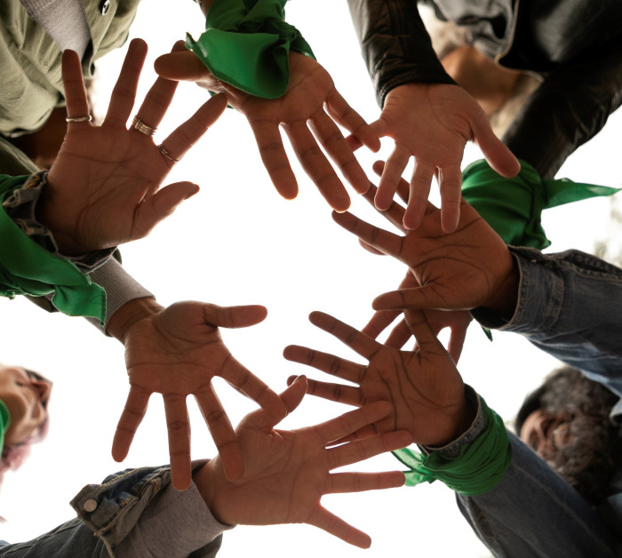 Advent hands people