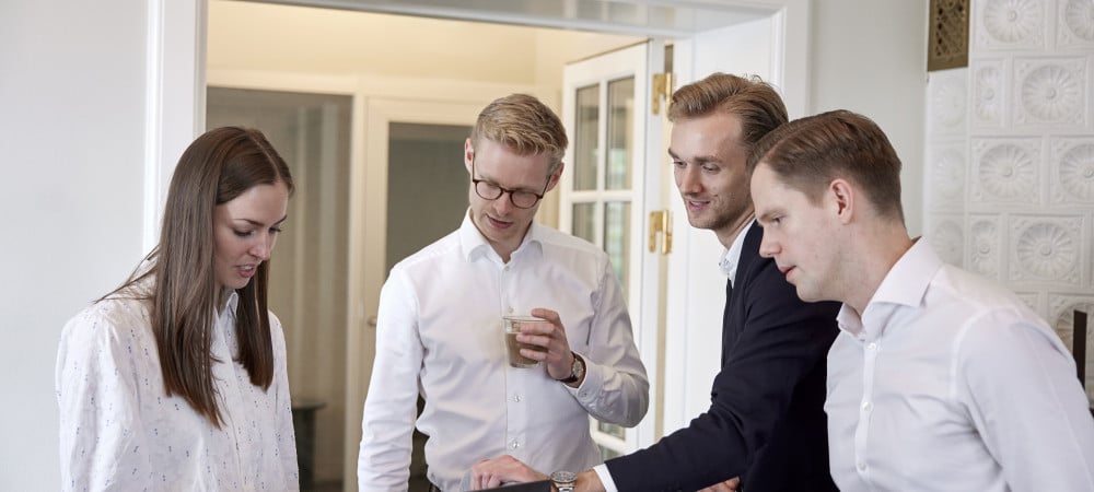 DK Office 4 colleagues