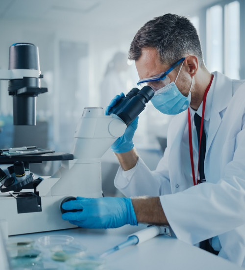 lab scientist pharma