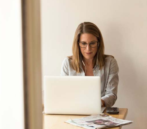 woman laptop ML3 v2