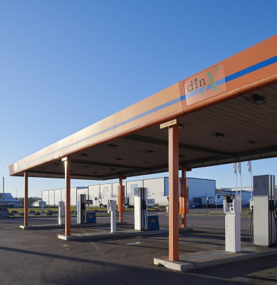 din x petrol station