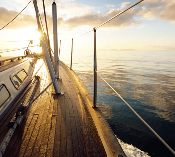 sloop rigged modern yacht wooden teak deck sailing ML3