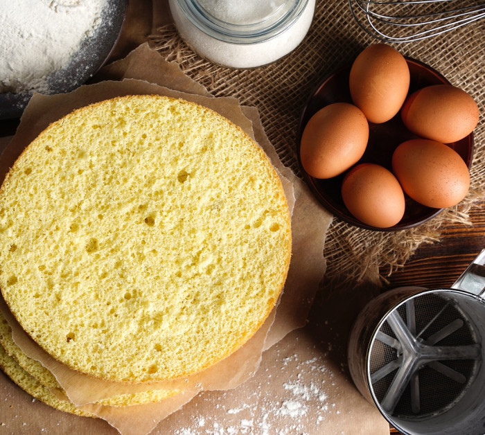 homemade round sponge cake