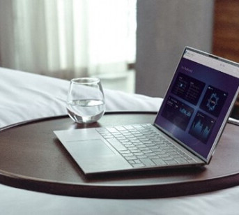laptop hotels technology